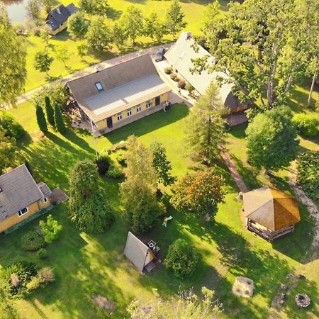 Truu Holiday Houses Ivaste Eksteriør bilde