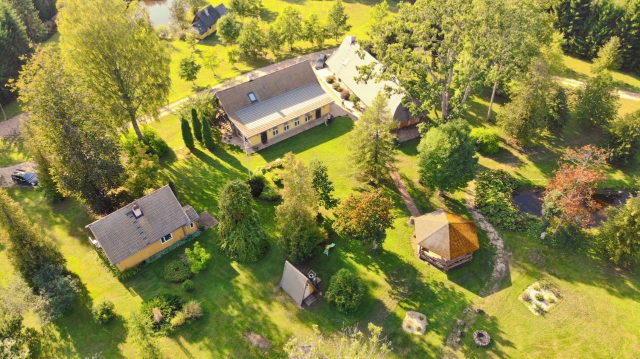 Truu Holiday Houses Ivaste Eksteriør bilde